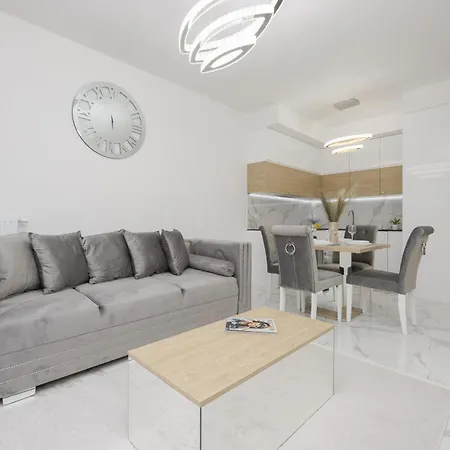 Luxurious Grey Apartment With Sauna, Gym And Parking By Noclegi Renters Warszawa Zewnętrze zdjęcie
