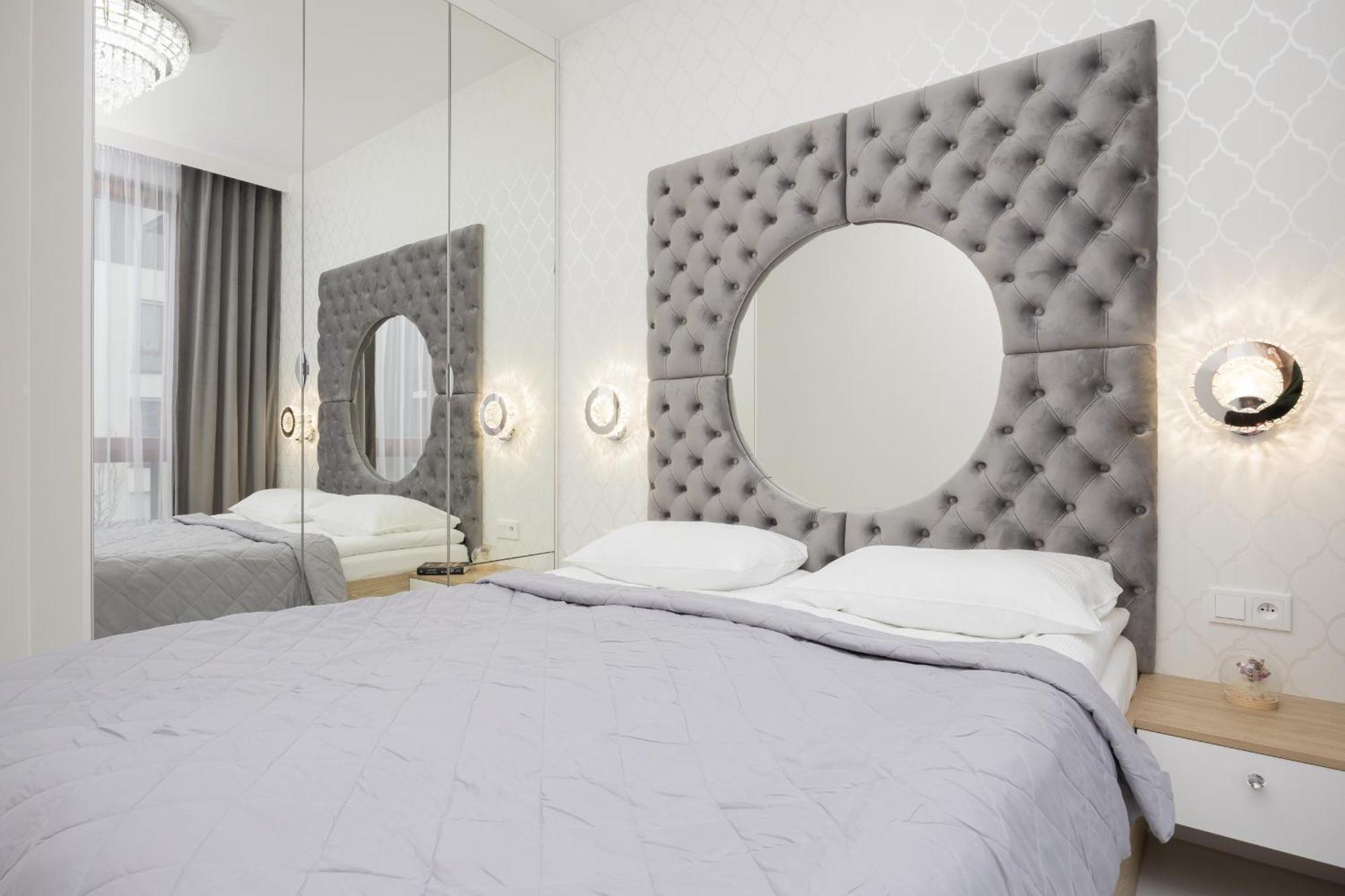 Luxurious Grey With Sauna, Gym And Parking By Renters Apartament