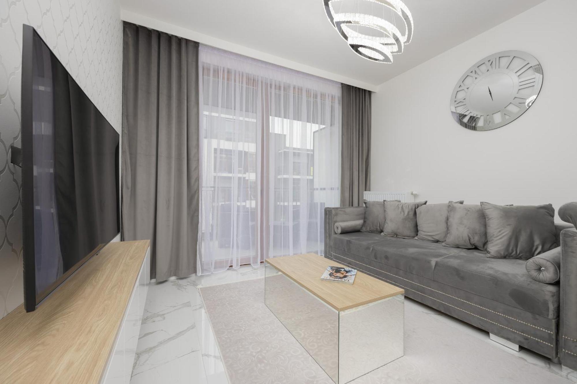 Luxurious Grey With Sauna, Gym And Parking By Renters * Warszawa